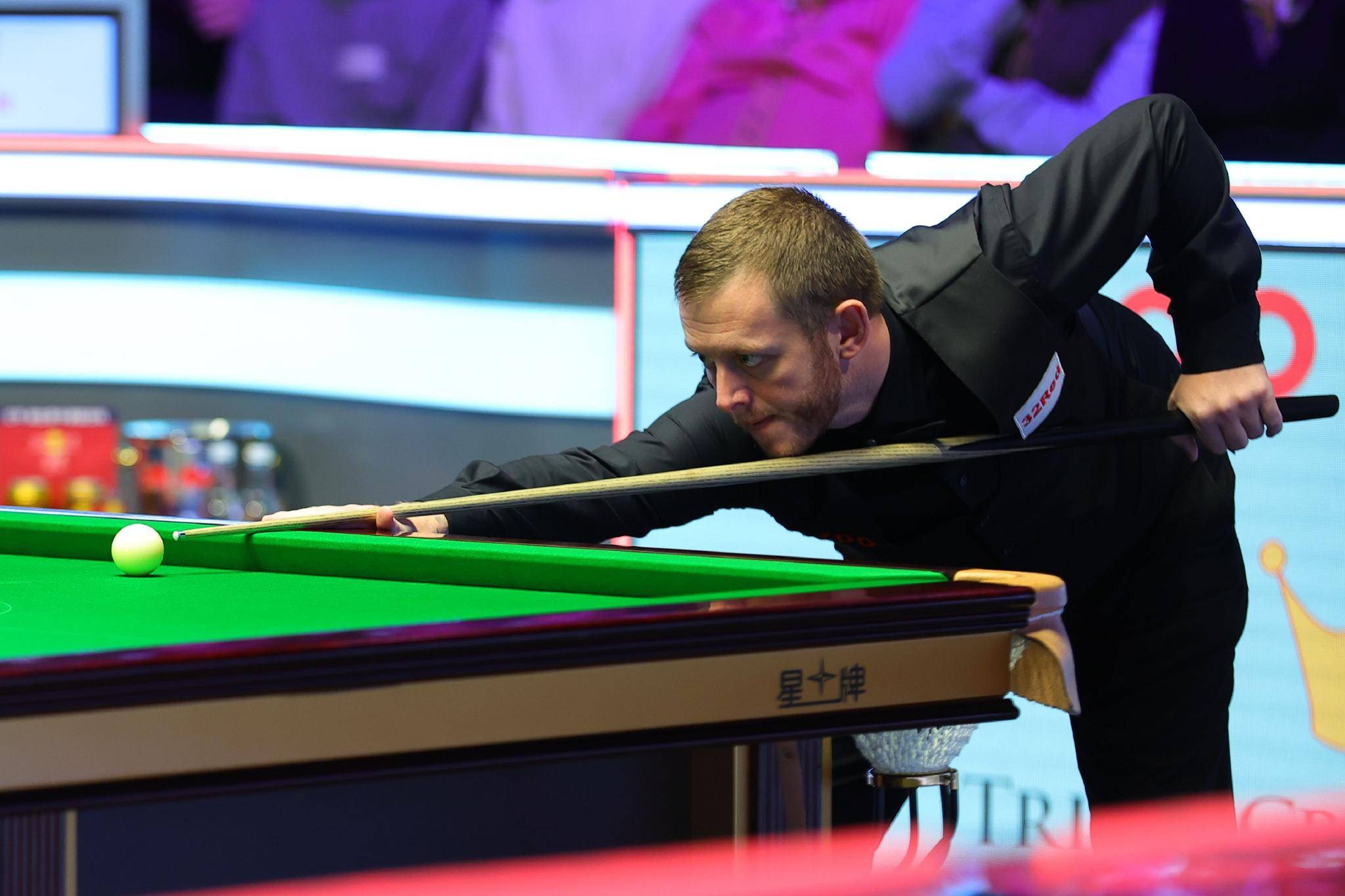 爱游戏体育-赛地聚焦：荷甲赛前热度飙升，皇家社会内部沟通，态度坚定，年轻球员得到机会