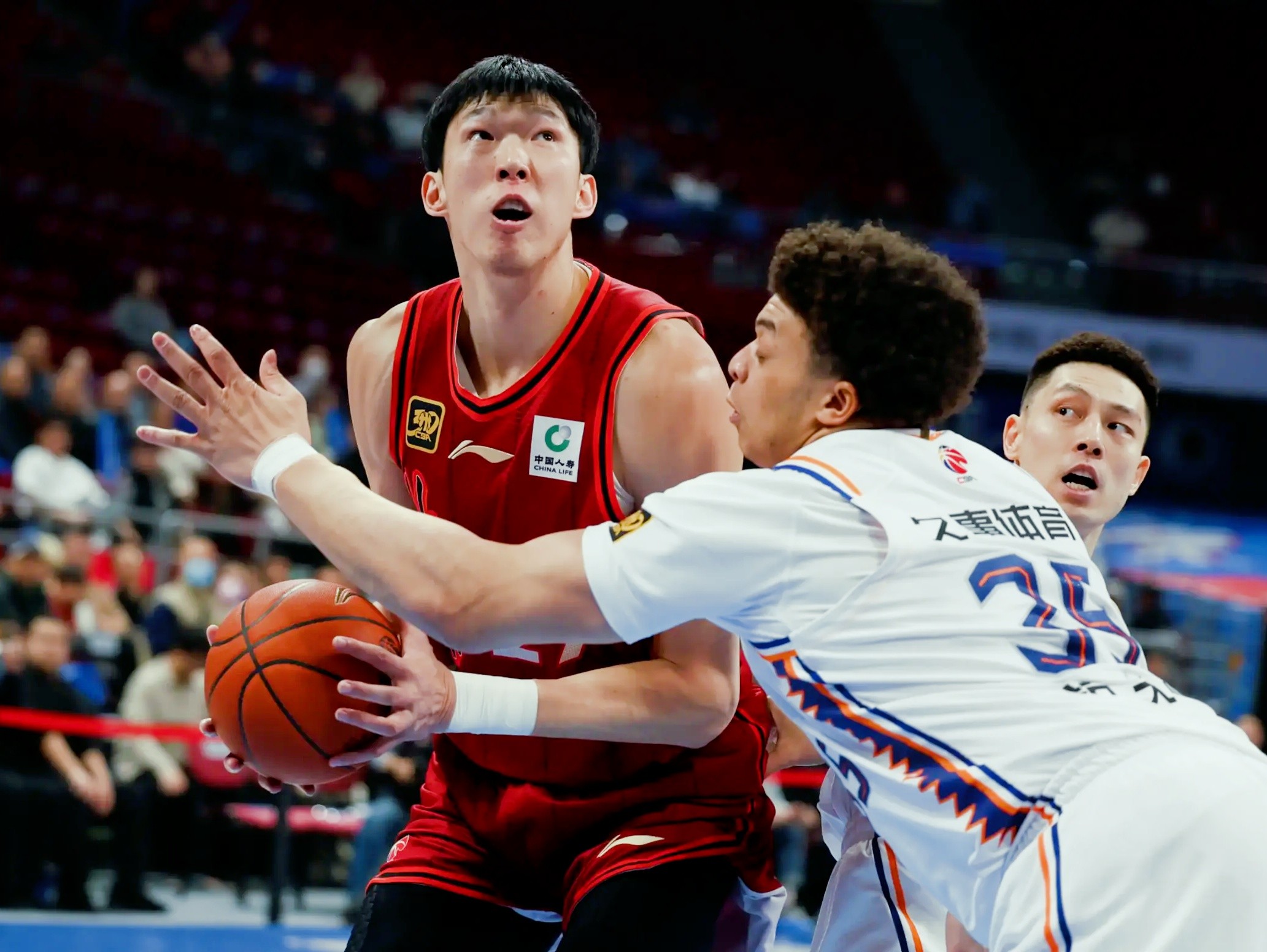 爱游戏官网-纽约尼克斯止住颓势备战中超广东宏远主帅复盘备战CBA常规赛，连对手都承认：上海申花今夜篮板制胜