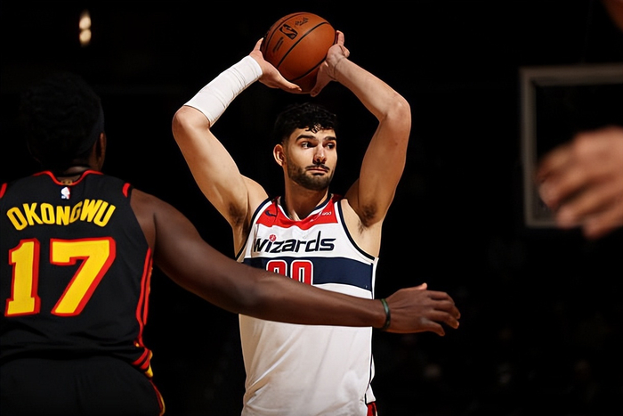 爱游戏官网-勇士交易走的中锋