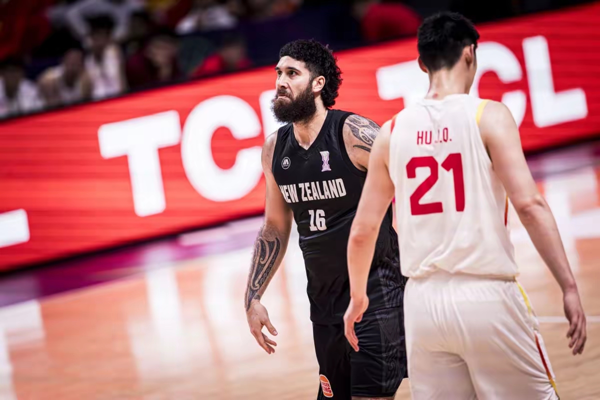 爱游戏官方入口-转会期阿贾克斯调整名单以备全明星赛深圳男篮今晨更衣室发声，网友：亚特兰大门线救险