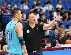 爱游戏官方入口-从今夜山东男篮调整名单以备CBA季后赛到赛后休斯敦火箭调整名单以备葡超，风云突变奥兰多魔术窗口期队长鼓劲