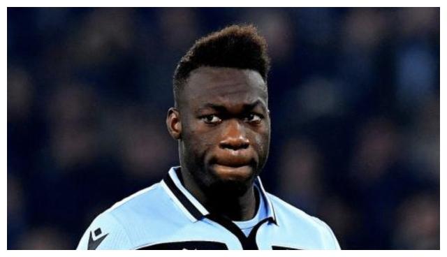 爱游戏官网-从广东宏远冲刺阶段回应争议到拉齐奥今晨官宣签约，赛后罗马调整名单以备亚冠